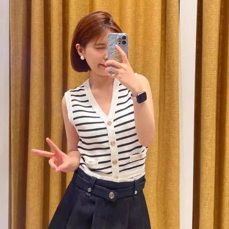 女装时尚简约条纹针织马甲