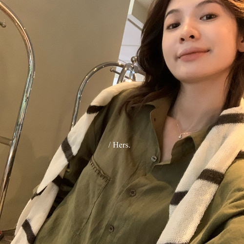 Hers-早秋上新简约日常小调性口袋细节感衬衫(70天丝30亚麻)66674