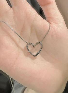 Simple Clavicle Chain choker Hollow Heart Pendant Necklace
