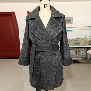 骆驼绒短款加厚围巾冬季高端灰白色黑双面羊绒大衣保暖毛呢外套女