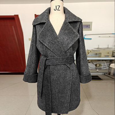 骆驼绒短款加厚围巾冬季高端灰白色黑双面羊绒大衣保暖毛呢外套女