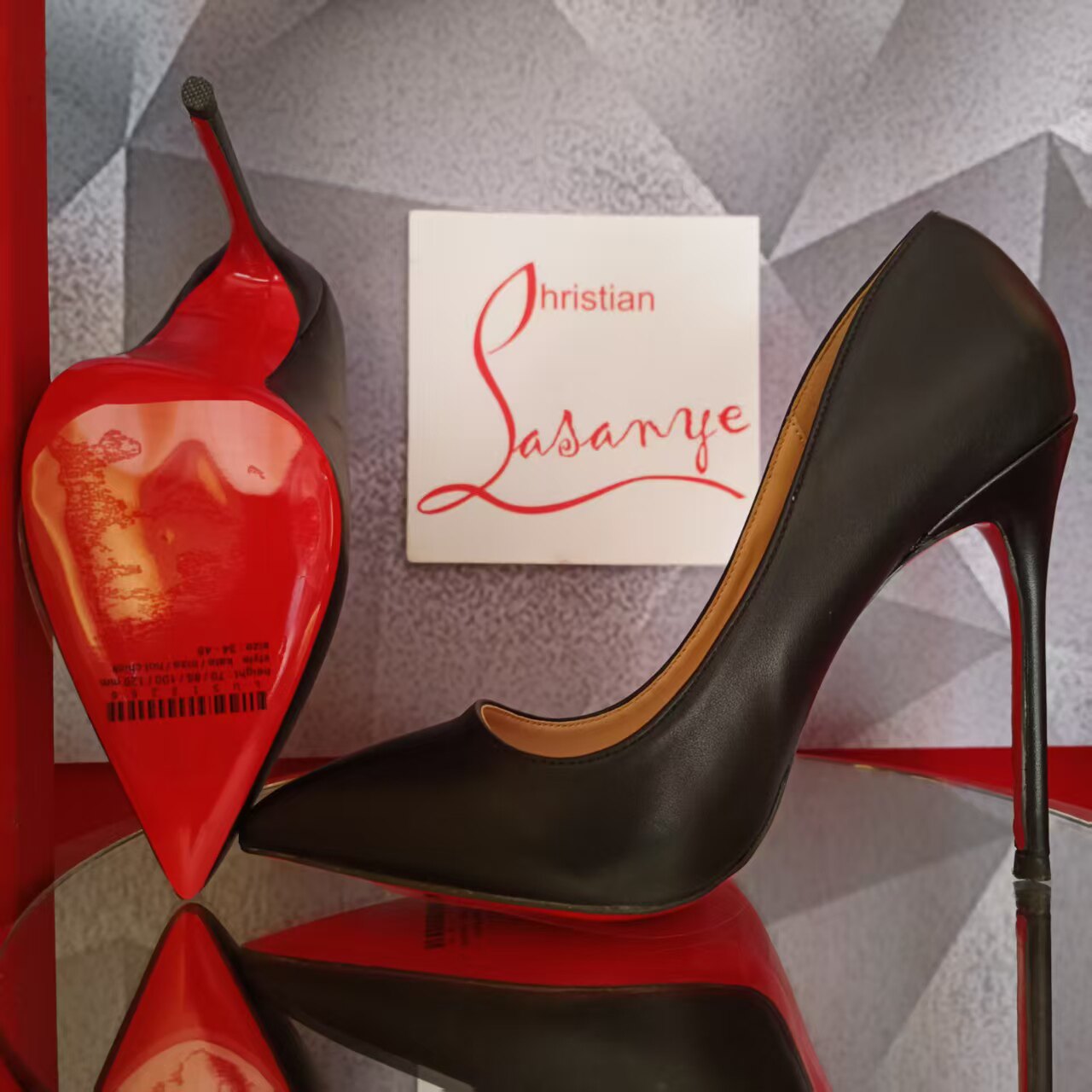 Lasanye2026新款尖头哑光黑色红底鞋羊纹皮浅口性感漆皮高跟鞋女