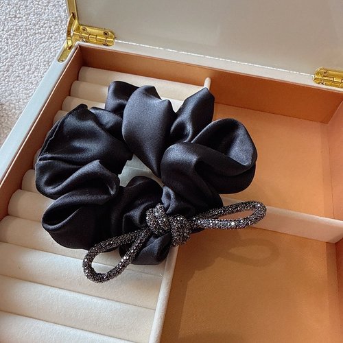 高级感水钻打结蝴蝶结大肠圈