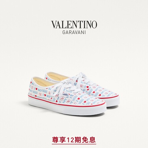 华伦天奴与VANS联名运动鞋