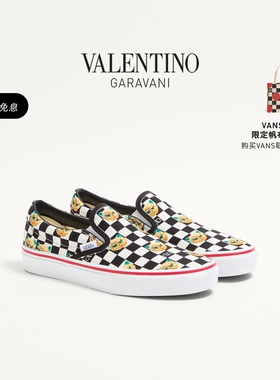 华伦天奴与 VANS联名女士运动鞋 VLOGO 棋盘格和猫咪印花款