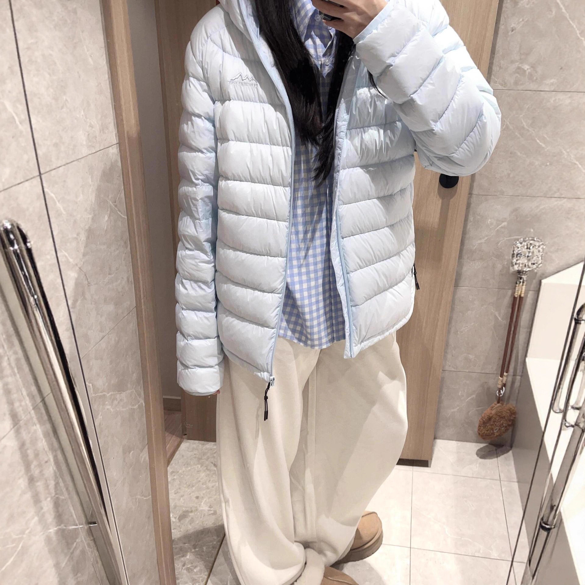 轻薄短款排骨羽绒服情侣连帽