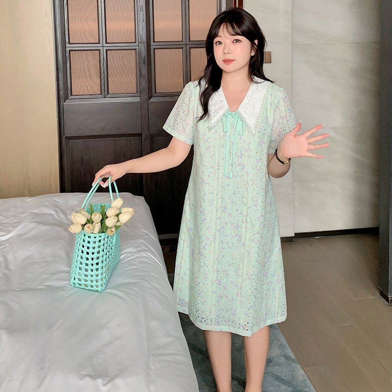 大码2024姐妹款减龄茶粒籽法式茶歇镂空小A摆方领花边显瘦连衣裙