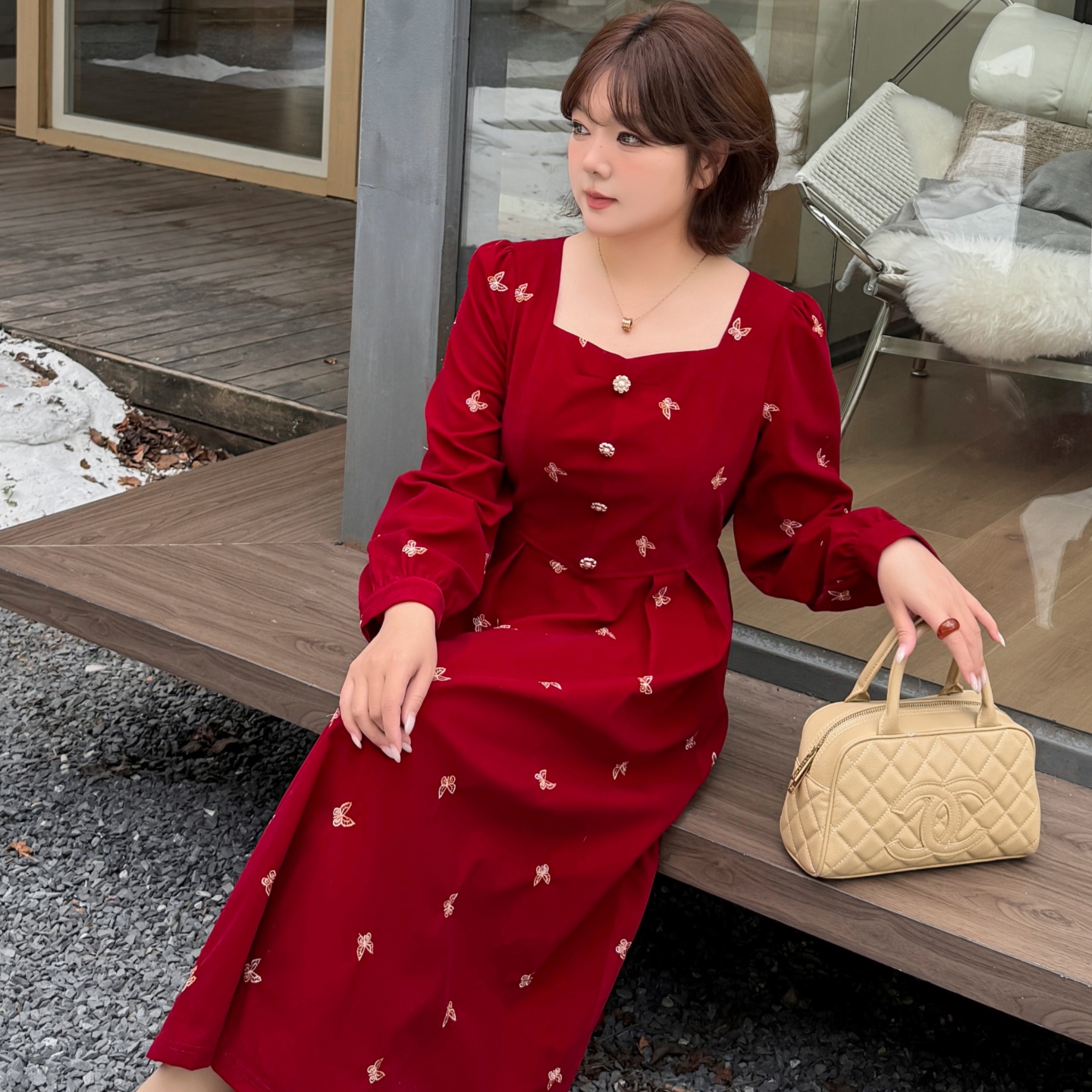 方领刺绣大码红色新年装连衣裙