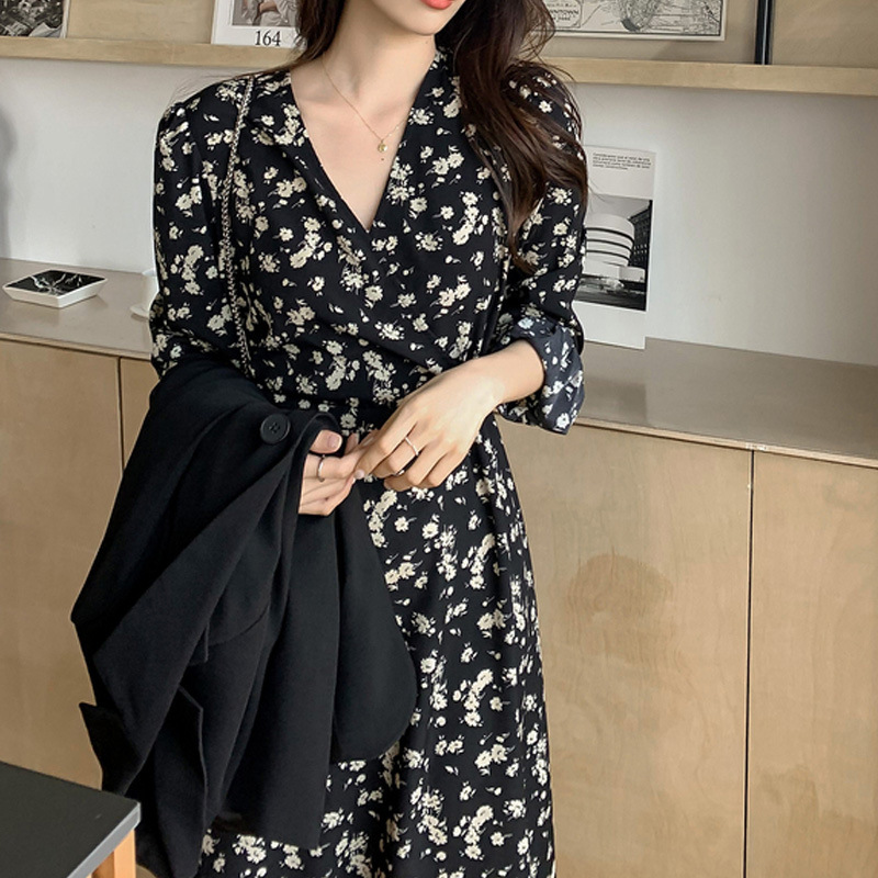 优选法式小个子碎花连衣裙子梨形身材高级感早春新款长裙女装