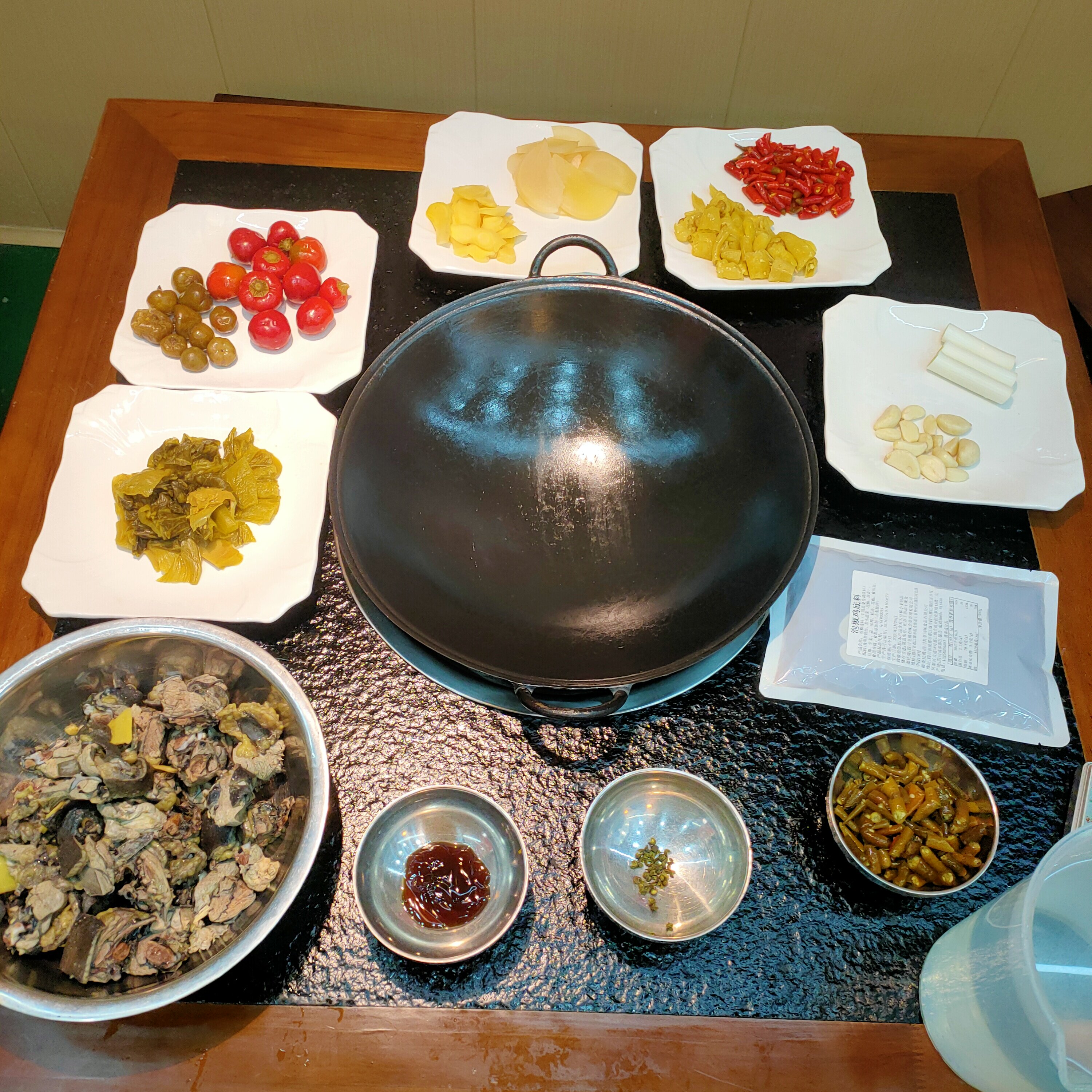 商用大桶泡菜泡椒炒菜下饭