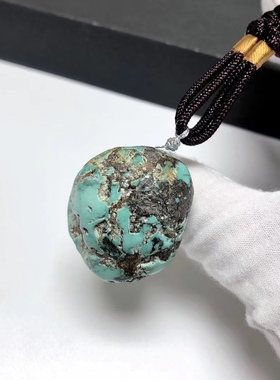 D366# 天然原矿绿松石随形老矿吊坠35*30*22.5mm 重量31.89克