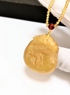 D764# 天然蜜蜡福袋吊坠带原皮鸡油黄39*35*12mm 重8.95克