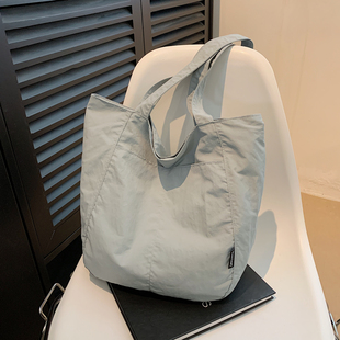 日系尼龙休闲单肩布包轻便简约大学生上课补课大容量通勤托特大包