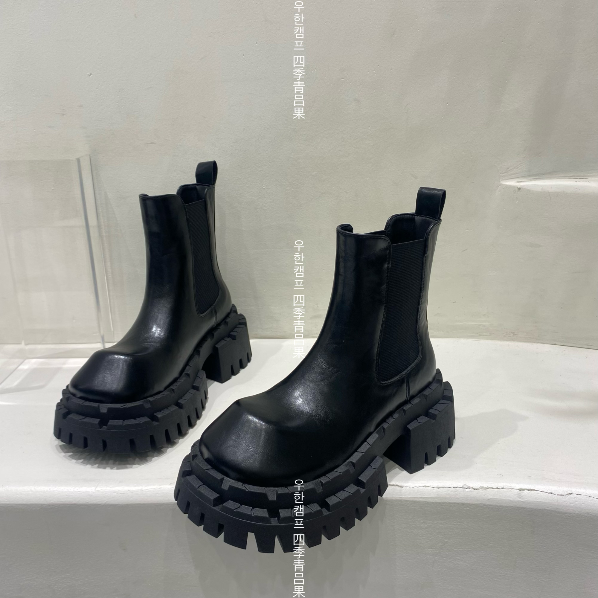 招财大鹅头短靴2024设计师款厚底显瘦一脚蹬时尚高级烟筒靴潮