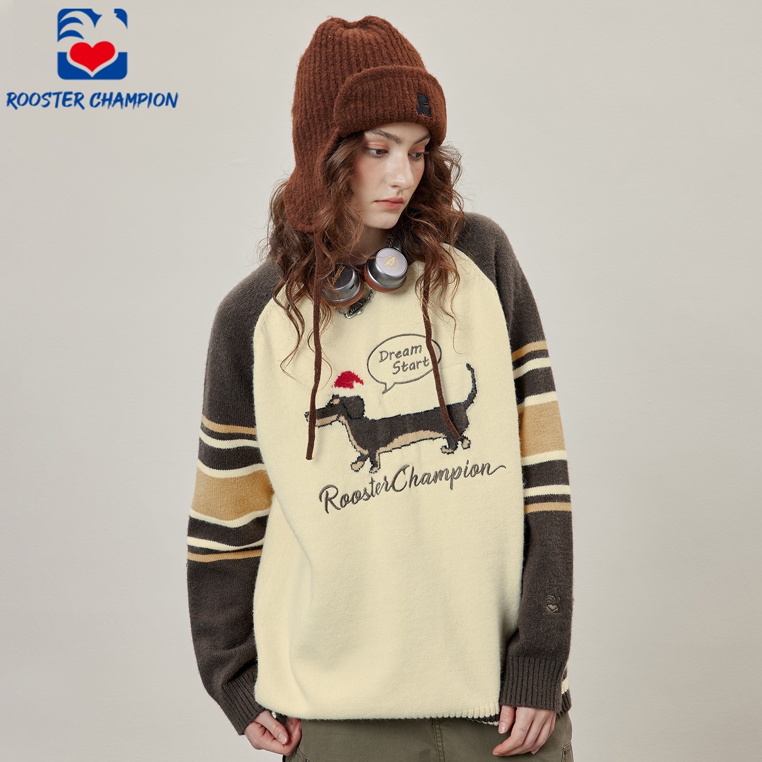 公鸡冠军米白针织保暖毛衣男