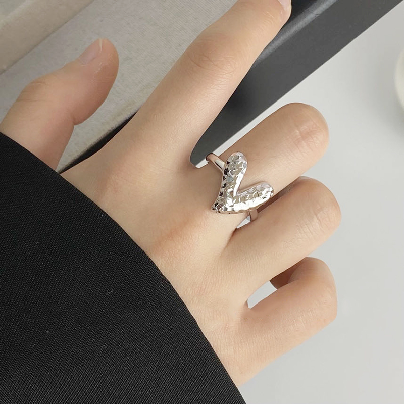 古罗珠宝S925银碎冰冰爱心戒指