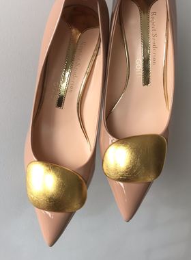 新款Rupert Sanderson高跟鞋夏金萡金扣漆皮藕粉色尖头细跟单鞋女