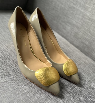 Rupert Sanderson灰色漆皮高跟金跟金扣尖头女鞋浅口单鞋