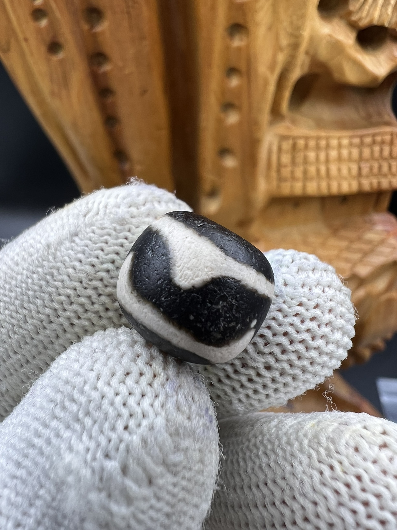 虎牙天珠老型顶珠腰珠，文玩配饰，满风化包浆，百香星月佛手金刚