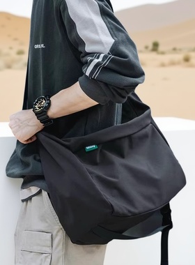 法国Cavi KIong日系单肩包男女通勤斜挎包百搭运动邮差包出行背包