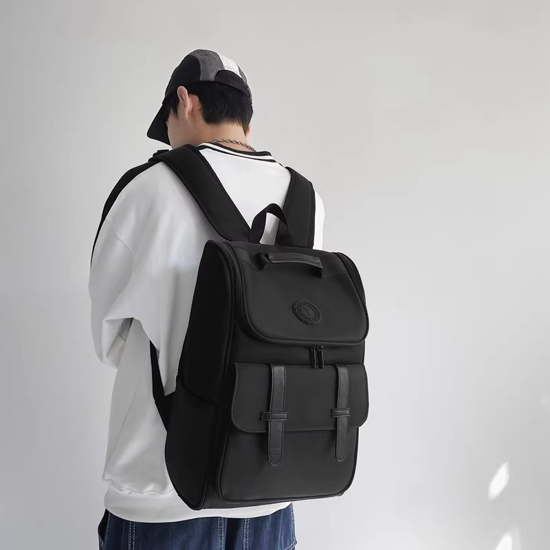 大容量男女双肩包大学生背包