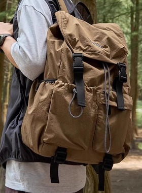 法国Cavi KIong户外旅游轻便登山包大容量轻量化背包男学生双肩包