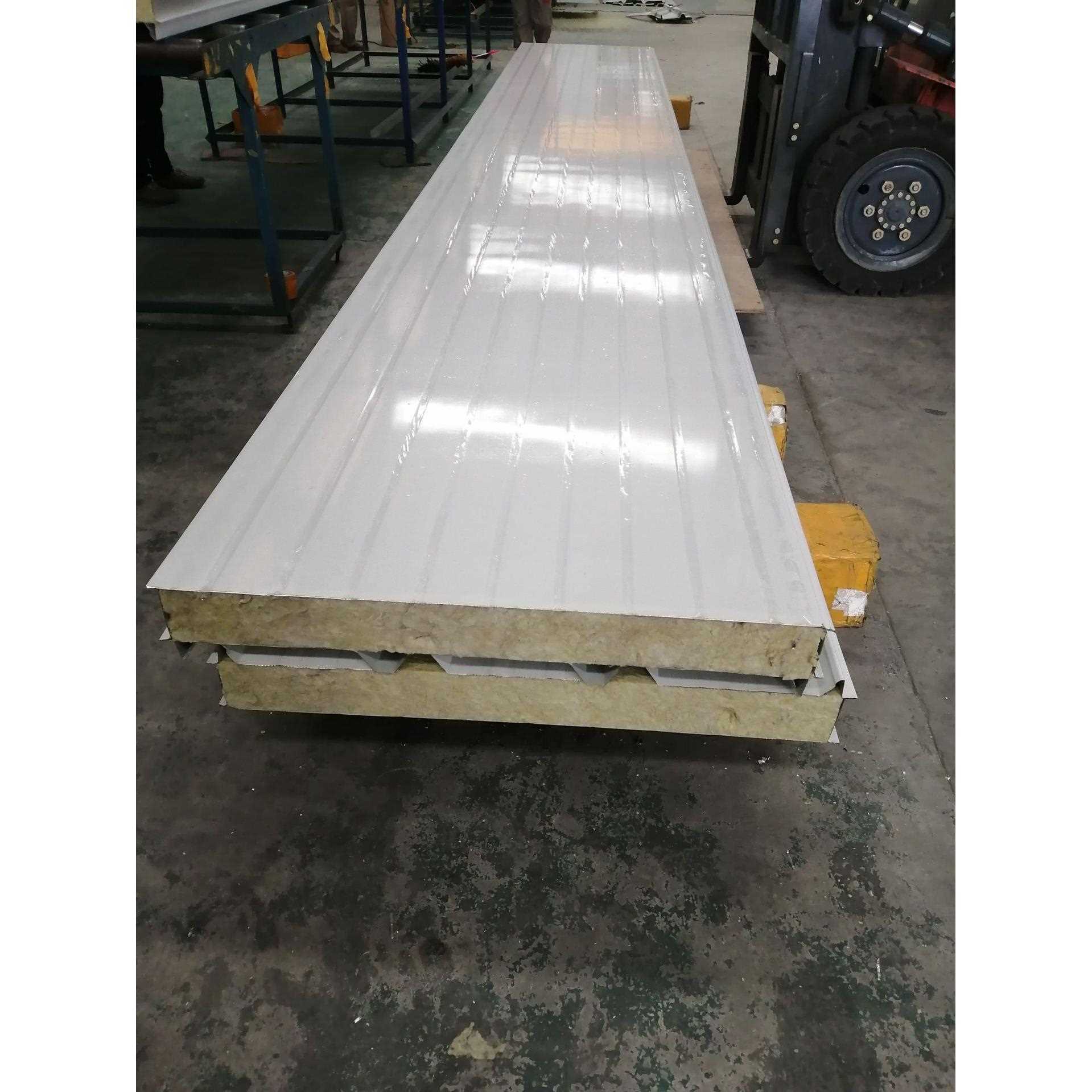 新款直销供应钢结构屋面瓦 防火彩钢隔热屋面材料发货快 价格量大