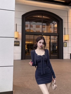 纯欲风辣妹性感吊带连衣裙女秋季新款修身显瘦包臀短裙子两件套装