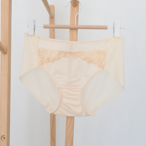 满59包邮韩单纯元拼蕾丝柔和丝滑米肤色中腰包臀无痕亲肤女三角裤