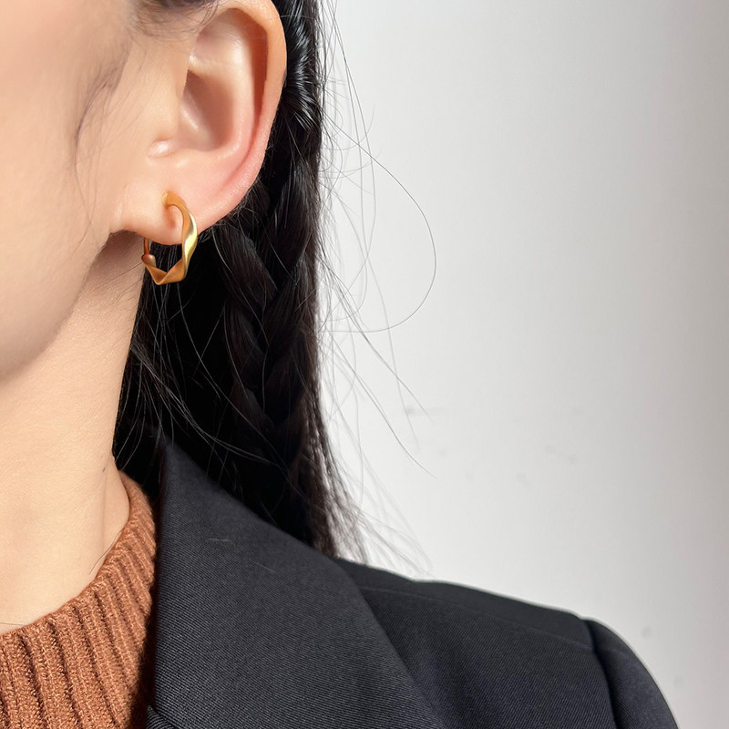 简约时髦圆圈耳环耳钉通勤亚金小耳圈一体式硅胶耳夹无耳洞,饰品/流行首饰/时尚饰品新,耳环,淘宝优惠券,粉丝福利购,淘宝优惠卷