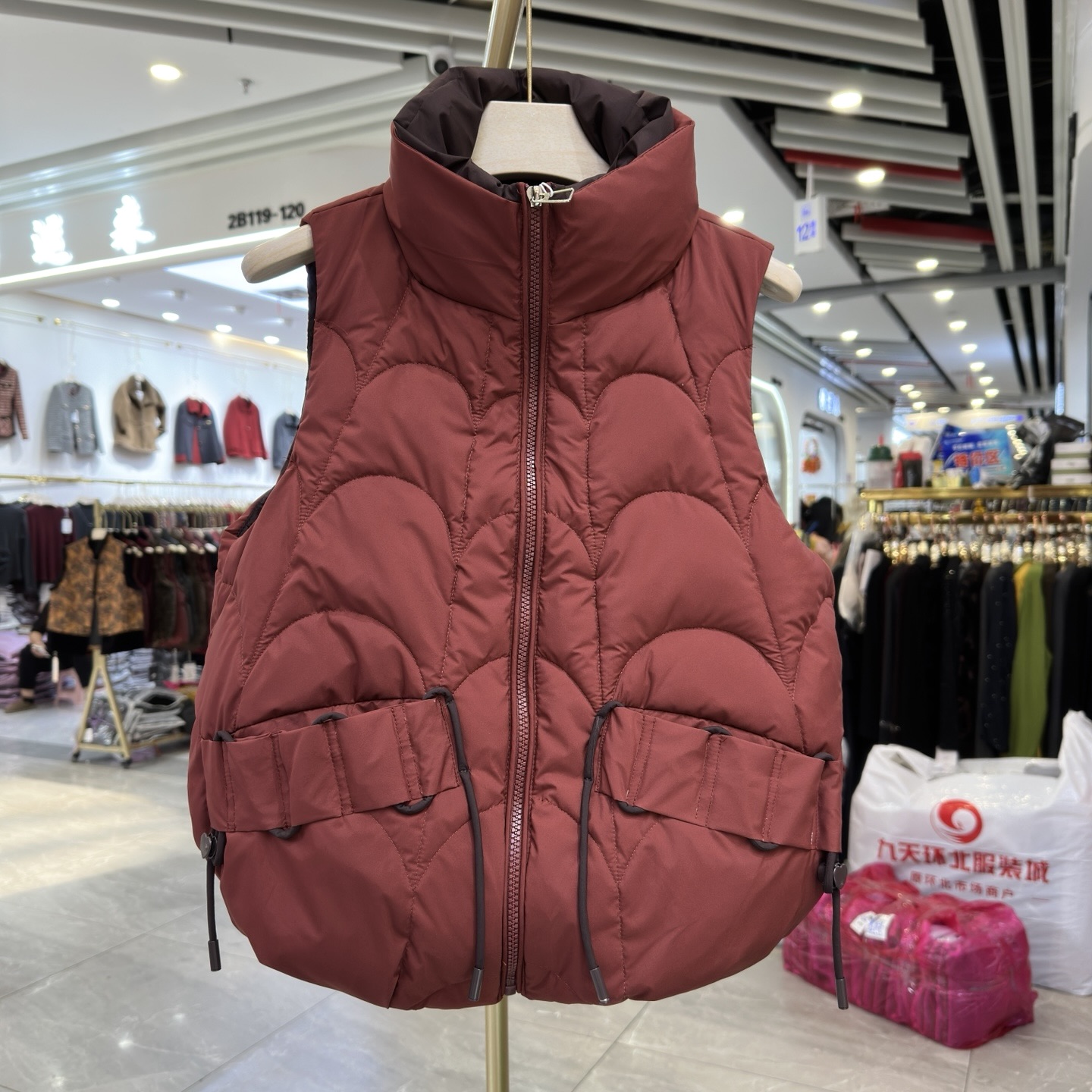 高端妈妈装立领口袋羽绒马甲背心