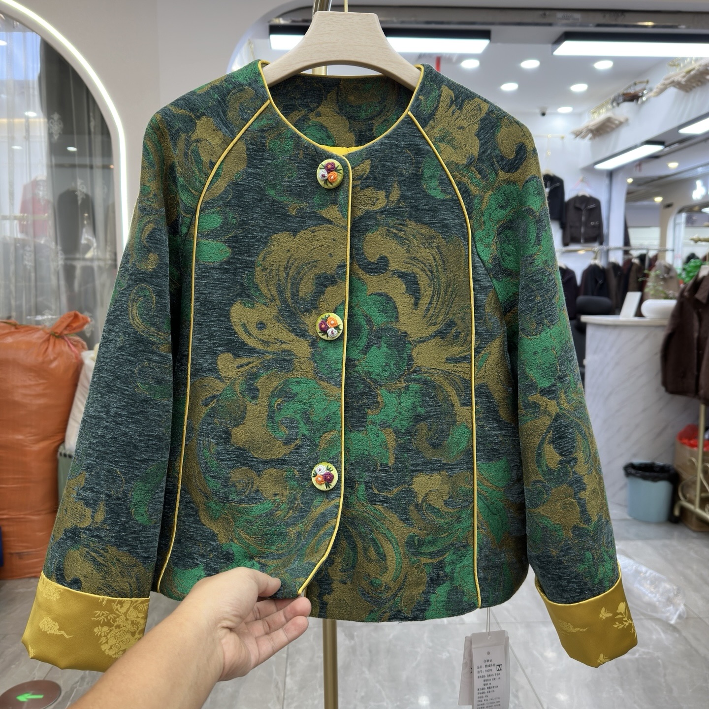 国风妈妈装圆领贵气提花鹅绒外套