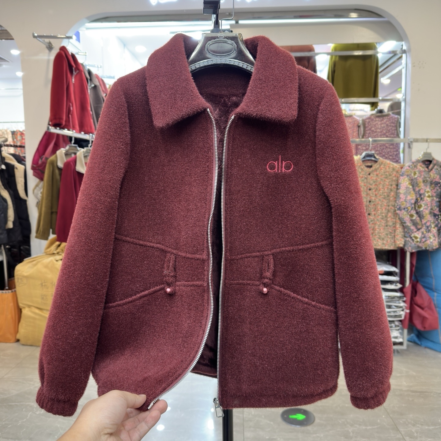 年轻妈妈装翻领加绒加厚毛呢外套