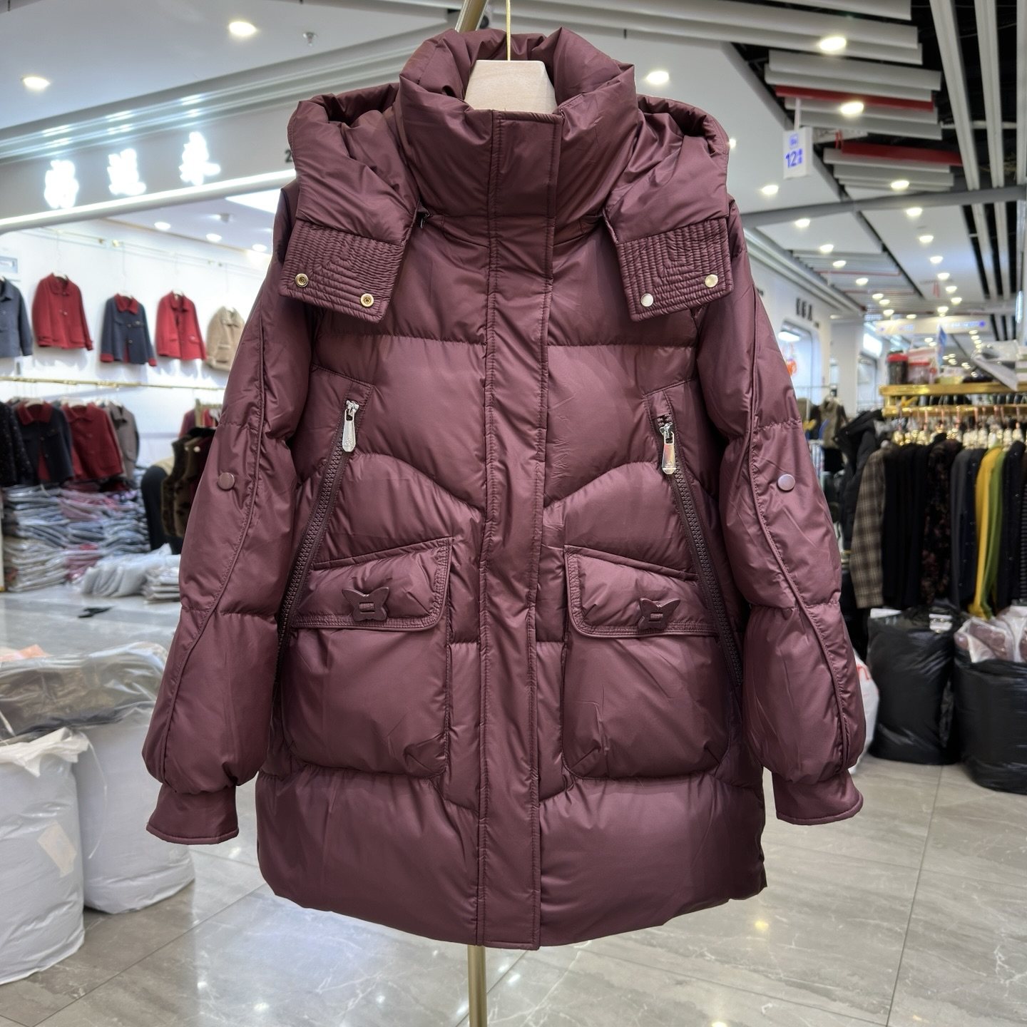 高端妈妈装连帽立领中长款羽绒服2025冬季新款中老年50白鸭绒外套,女装/女士精品,羽绒服,淘宝优惠券,粉丝福利购,淘宝优惠卷