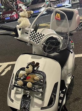 适用新大洲本田NS150LA摩托车头立体掌门狗玩偶风挡麦当劳M标装饰