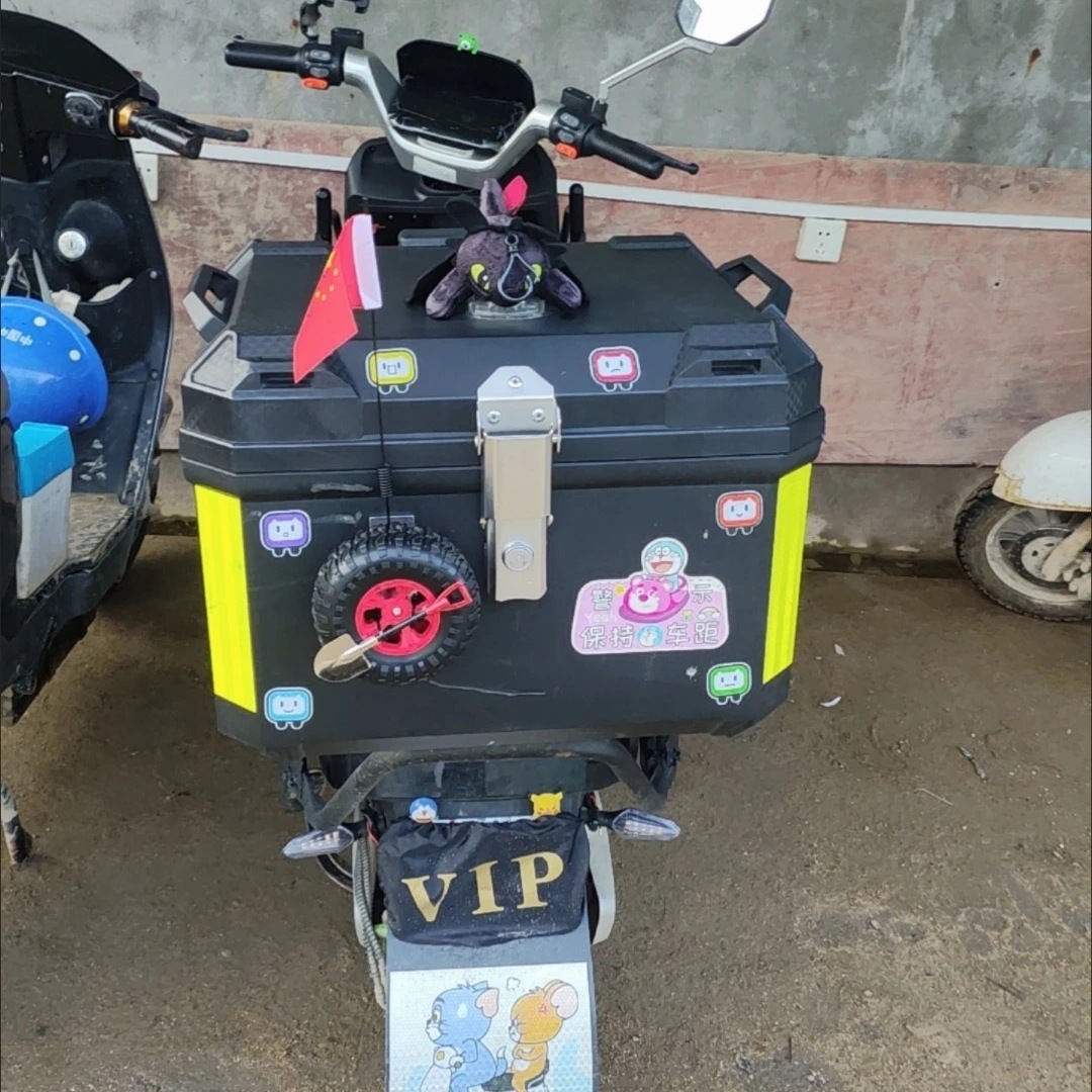 电动车摩托车尾箱备胎改装挂件后备箱迷你小轮胎创意搞笑网红装饰