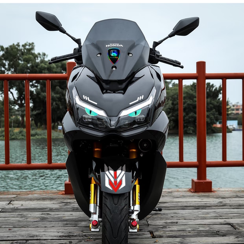 适用五羊本田NWT150车头拉花改装饰配件贴纸麦当劳夜光猫眼睛高达