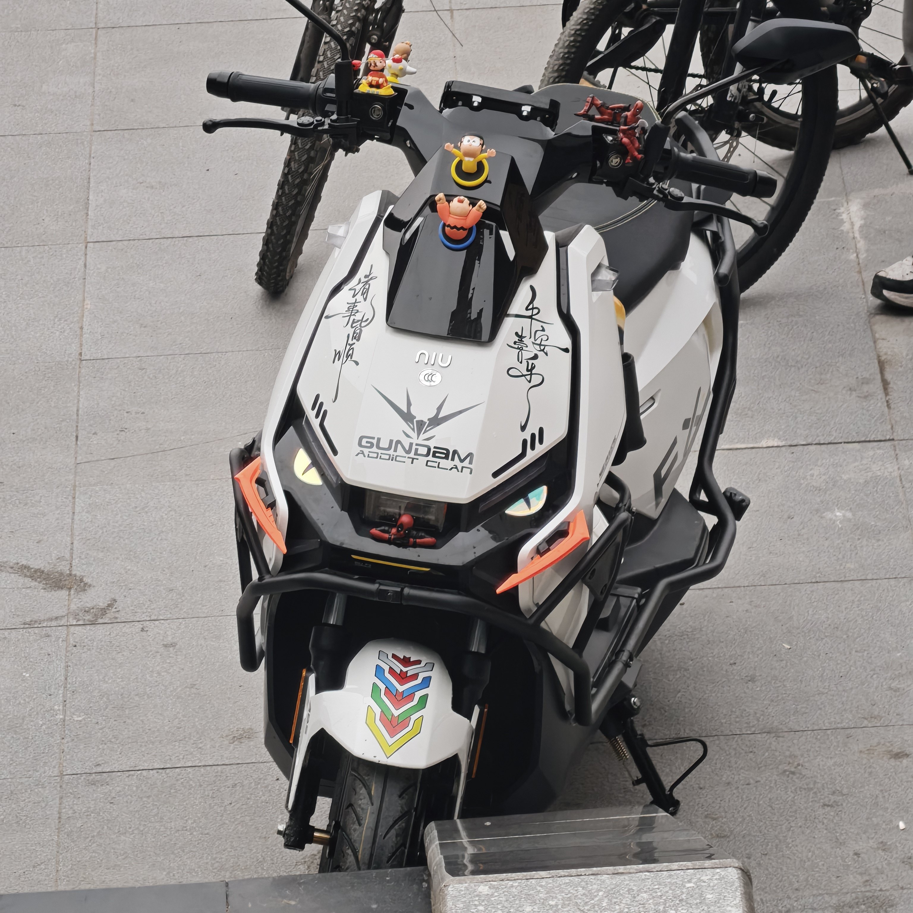 适用于小牛FX pro/sport/city/风速车头诸事皆顺文字装饰防水贴纸