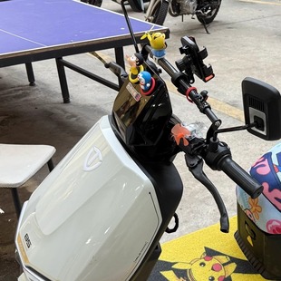 适用于台铃坦途电动车哆啦A梦大熊立体公仔装饰配件车头摆件饰品