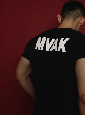 MVAKSTUDIO新款黑色运动健身t恤男短袖潮男ins潮牌圆领夏季半袖