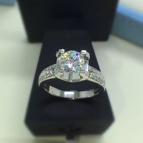 牛头款钻戒莫桑石戒指女1-2克拉四爪仿钻石纯银镀白金结婚戒首饰