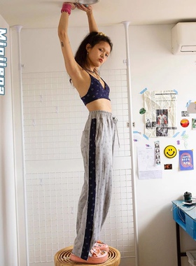Minjiena韩国章若楠欧阳娜娜同款灰色笑脸宽松运动直筒休闲裤
