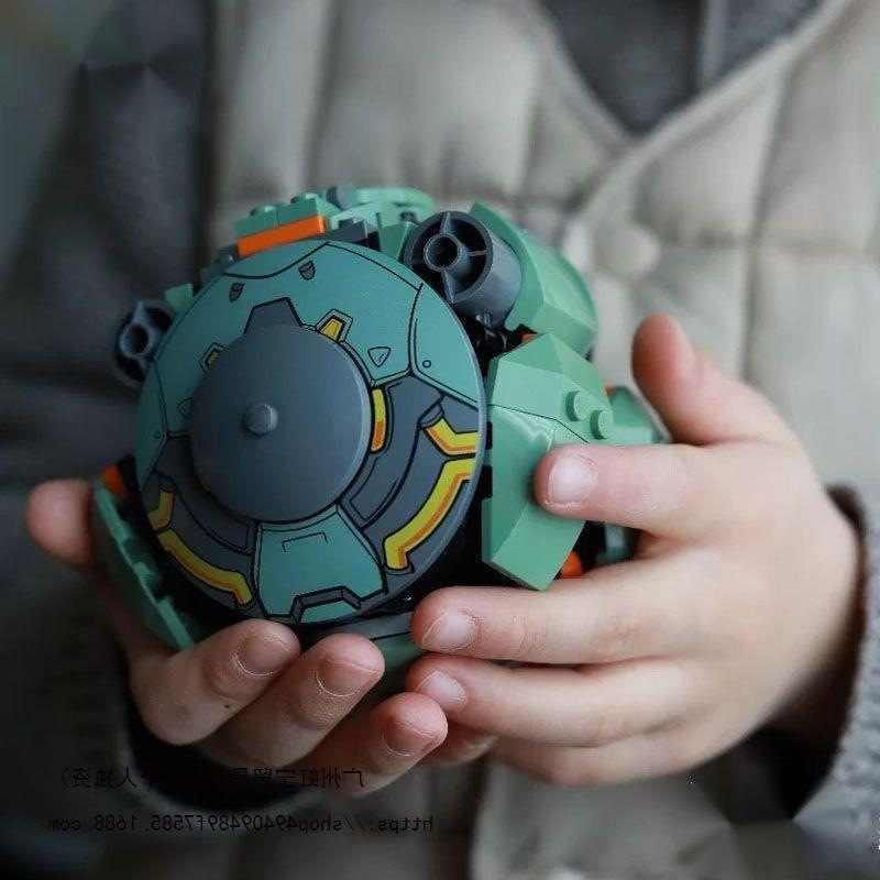 积木益智变形拼装玩具