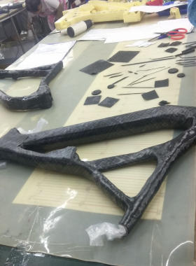 开发全碳纤维山地公路车架软尾车架EBIKE车架出口大品牌厂开模具