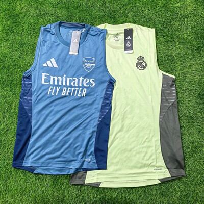 Adidas 阿森纳 皇马 2526足球无袖背心赛前训练服 jj1813 jp3982