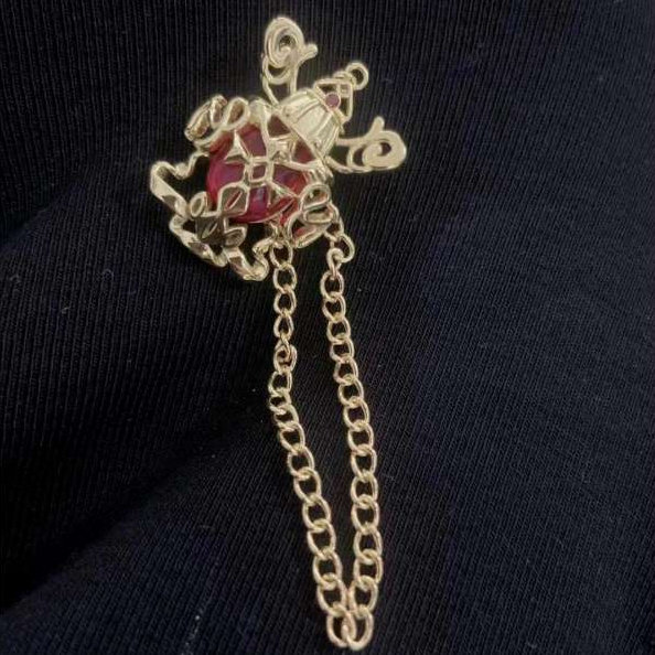 高品质现货新款时空中的绘旅人之叶塞大陆艾因同款轻奢风胸针