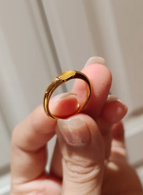 v金材质保色蜜蜡琥珀转运戒古法金色美拉德复古开口黄水晶指环