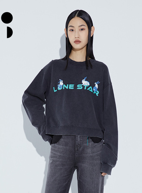 未知未觉2024年春新品短款复古圆领长袖刺绣印花卫衣女W311V11517