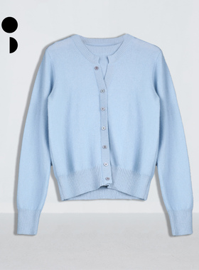 未知未觉2025冬新品简约百搭圆领长袖绵羊毛针织开衫女W441M34088