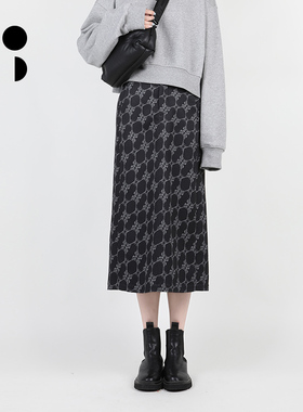 未知未觉中长时尚原创设计微弹菱格纹直筒复古半身裙女W341Q16506
